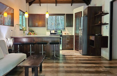 Uvita Villa | Most luxurious Villa closest to National Park 250m! Pool tropical jungle Oasis🌴