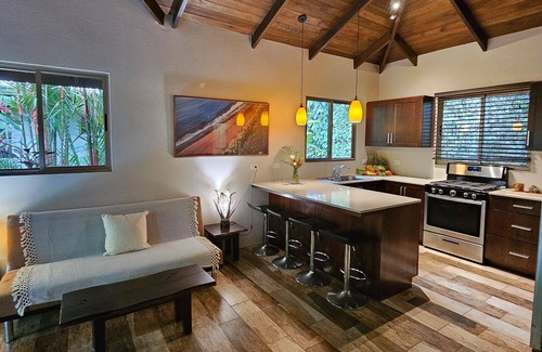 Uvita Villa | Most luxurious Villa closest to National Park 250m! Pool tropical jungle Oasis🌴