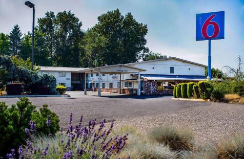 City Central Hotel | Motel 6-Gresham, OR - Portland