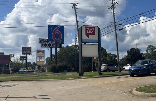 McComb Hotel | Motel 6 - McComb, MS