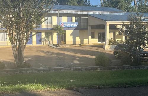 McComb Hotel | Motel 6 - McComb, MS