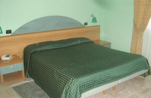 Polla Hotel | Motel Forum