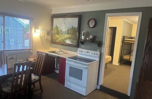 Randolph Hotel | Mount Jefferson View