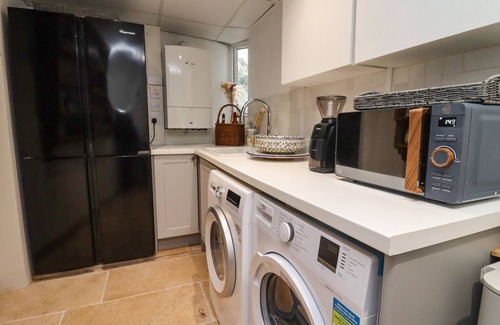 Clevedon Cottage | MOUNT LEBANON, character holiday cottage, with open fire in Clevedon