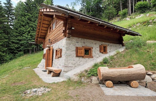 Bocenago Ski Chalet | Mountain Chalet "Bio Wild" with Mountain View & Garden; Pet-Friendly