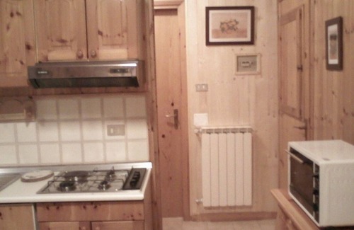 Campo di Giove Apartment | Mountain Holiday House with Garden, Terrace and Fireplace. Views