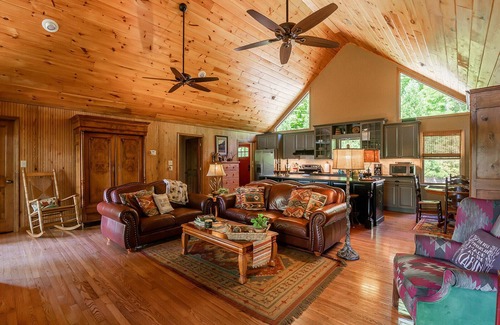 Pisgah Forest Cabin | Mountain Home with Privacy near Pisgah National Forest.