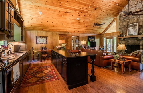 Pisgah Forest Cabin | Mountain Home with Privacy near Pisgah National Forest.