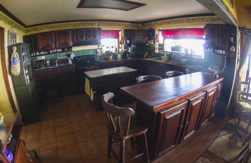 Llano Grande House | Mountain Retreat with Spectacular View Overlooking San Jose