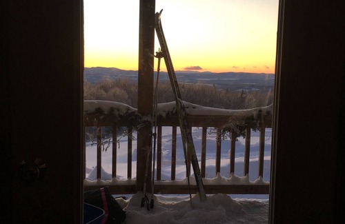 East Haven Cabin | Mountain side cabin views of sunsets every day nearest neighbor is a mile away