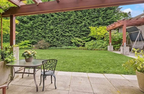 Ravenna Apartment | Mountain Themed Suite - Free Parking - Fast WIFI