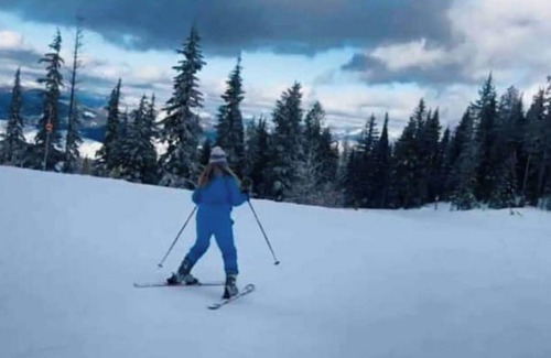 Colbert House | Mountain View Chapel Apartment (pet friendly)