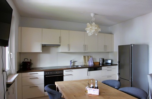 Pradl Apartment | Mountain View City Center