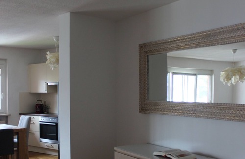 Pradl Apartment | Mountain View City Center