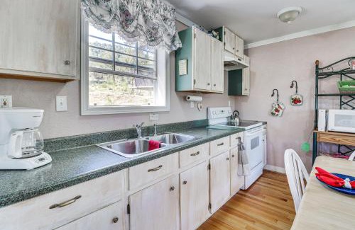 Nogal House | Mountain-View Cottage in Nogal Near Natl Forest!