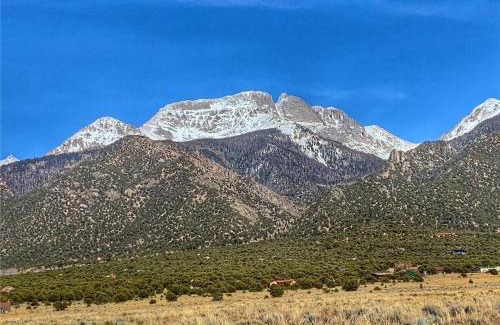 Baca Grande House | Mountain View Room & Bath