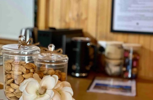 The Basin House | Mountain View Spa Cottage