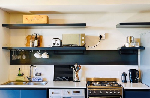 Bo'Kaap Apartment | Mountain Views from Studio in the Heart of Bo-Kaap