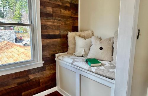 Blowing Rock Hotel | Mountainaire Inn and Log Cabins