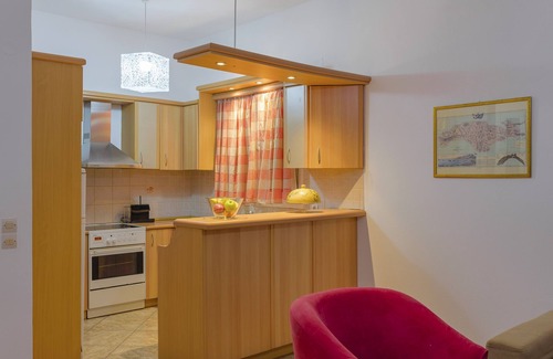 Samos Town Villa | MOUZAKIS VILLA (RED VILLA)