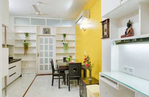 New Friends Colony Apartment | Moydom Nice & Cosy Private 1 BHK Apartment OPP NFC market