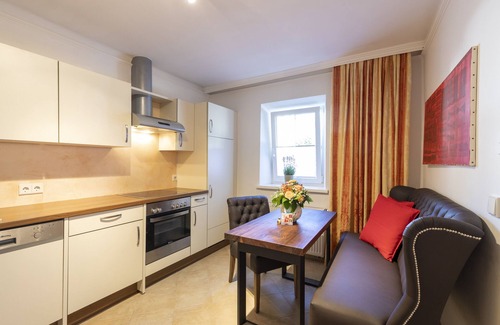 Taxham House | MOZART APARTMENT AMADÉ