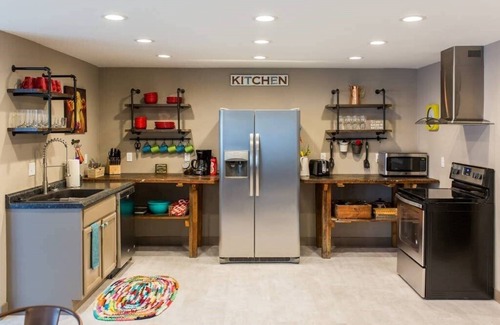 Hermann House | Mozart House, Unique 3 bed 3.5 Bath House with Spectacular Outdoor Space in Downtown Hermann, MO