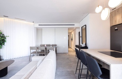 Tel Aviv Promenade Apartment | Mr Trumpeldor Beachfront