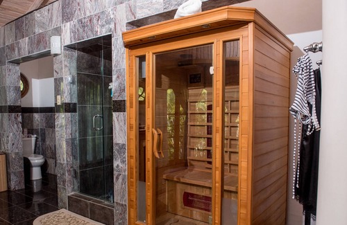 Montego Bay Apartment | Mr X Suite Music Mansion/ Xperience w/ Sauna,Pool,Jacuzzi, Beach Access, Staff