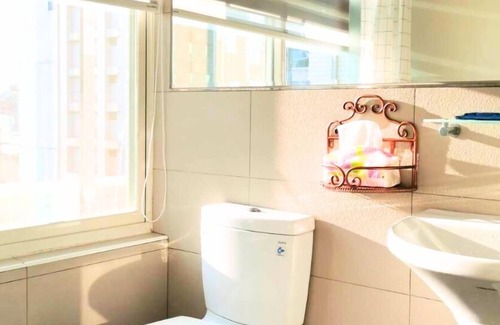 Zhongshan Apartment | 【MRT Luxury Room with Big Window and Balcony】Monthly Stay