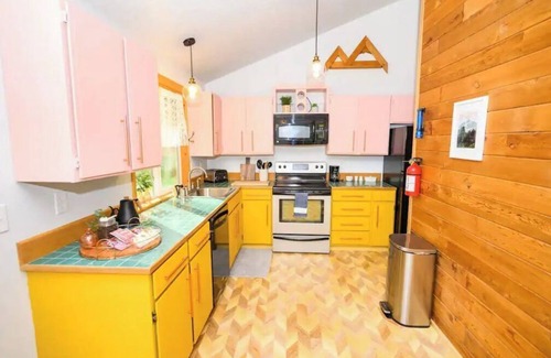 Zigzag Cabin | Mt. Hood cabin with cozy sounds of Zig Zag River