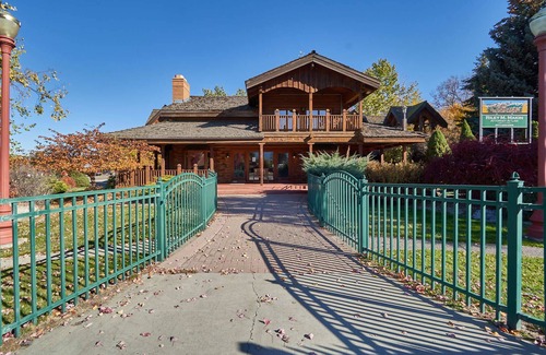 Joseph Condo | Mt. Joseph Lodge in Downtown Joseph: Unit #5