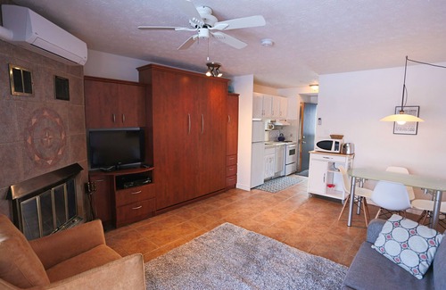 Magog Apartment | Mt-Orford ski 8.5Km. Walk to old Magog! Lake view w/pools, hot tub, sauna! Quiet