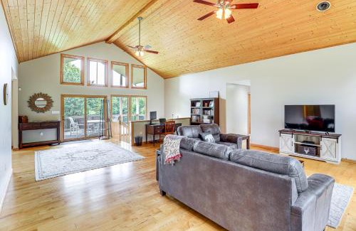 Swannanoa House | Mtn Views and Hot Tub 6-Acre Blue Ridge Retreat!