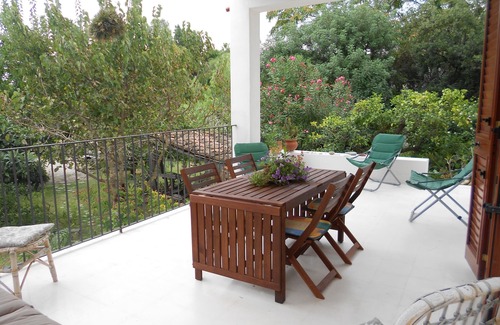 Mortelle House | Mulberry Tree House with garden and direct access to the Tyrrhenian Sea