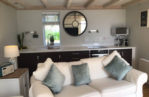 Mynytho House | Mur Cwymp - Holiday Apartment - Stunning Location