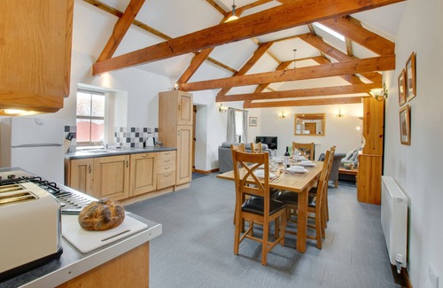 Llandysul House | Murmur y Ceri - Three Bedroom House, Sleeps 6