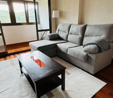 San Julian de Musques Apartment | Muskiz Retreat, playa 5 mins, WIFI gratis