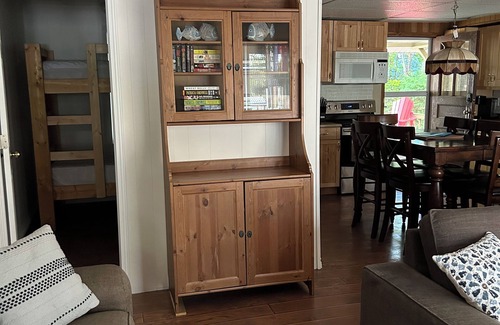 Georgian Bay Cottage | Muskoka Honey Harbour Private Lake Front with Hot Tub!