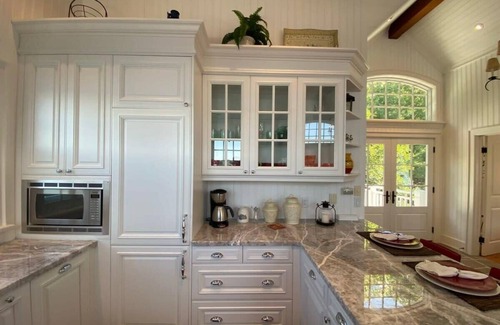 Crystal Beach House | Muskoka Point of View!