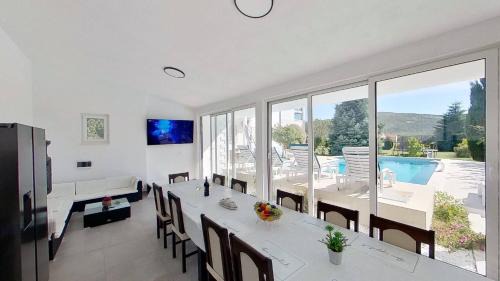 Neoric House | MY DALMATIA - Sport and Spa villa Neoric with private heated pool and tennis court
