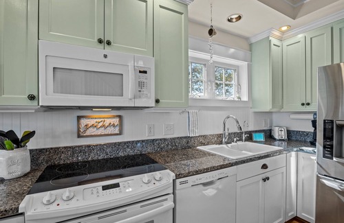 Merritt House | My Pointe of View - Spectacular Pet Friendly Waterfront with Views!