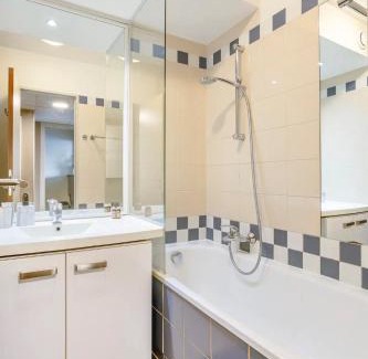 Faubourg de l'Arche Apartment | MyCityHaven Paris La Défense