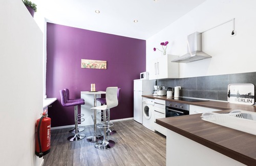 Schoeneberg Apartment | MyGold Apartment 120 sqm apartment with balcony and panoramic windows