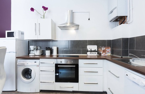 Schoeneberg Apartment | MyGold Apartment 120 sqm apartment with balcony and panoramic windows