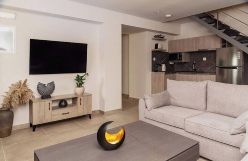 Petriti House | Mylos II : A Stylish Stay for Your Crew