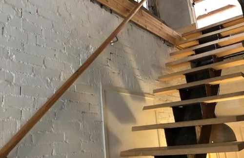 Kivik Apartment | Mysigt men trångt vindsrum i Svinaberga!