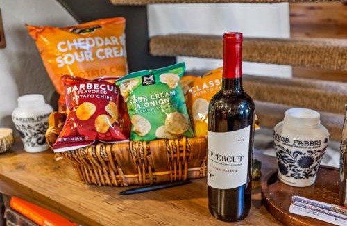 Kachina Village House | Nakai Trail 4-br A-frame Firepit Game Rm Sauna