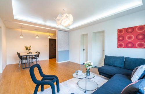 Downtown Shanghai House | Nanjing West Road elevator two-bedroom, three-bed apartment close to the subway