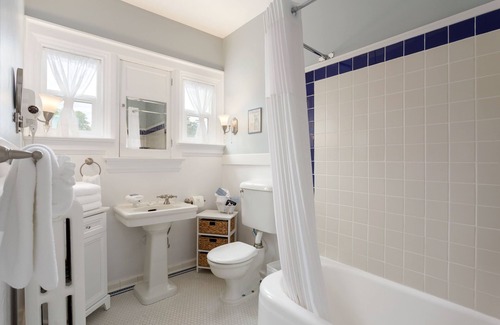 Anacortes Bed & Breakfast | Nantucket Inn